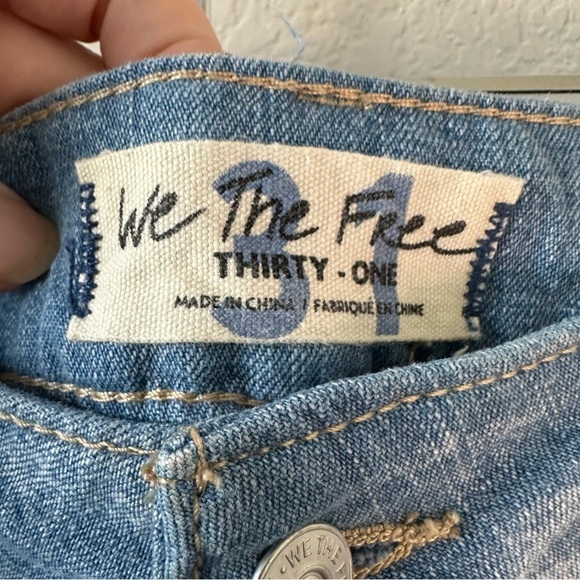 Free people x We The Free Azalea Daisy
Patchwork Blue Jeans SZ 31 - Picture 8 of 13